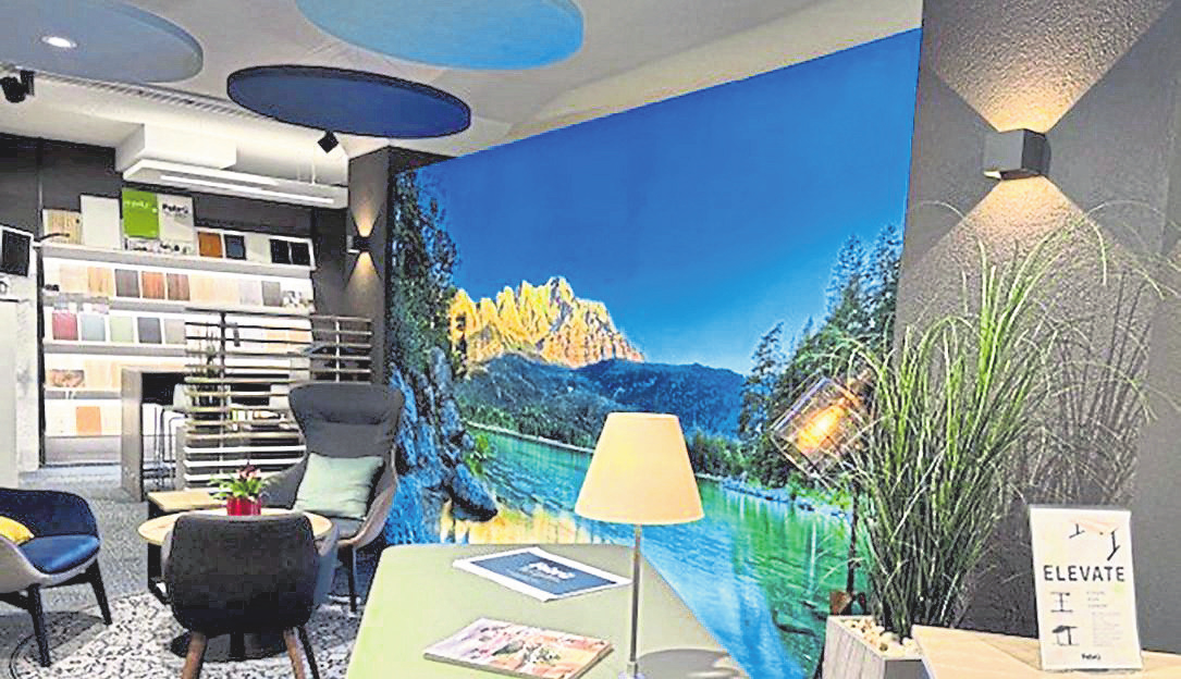 Farbkonzepte, Materialien und Möbel zeigen die Vielfalt moderner Bürogestaltung.