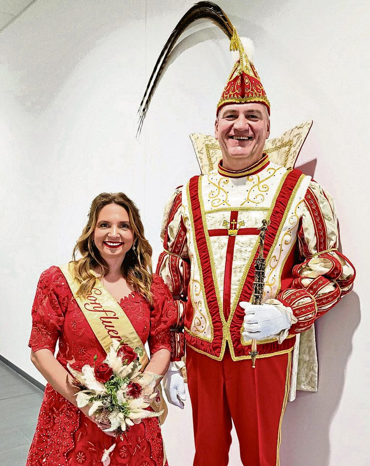 Prinz Oli, der närrische Zeitungsjunge, und Confluentia Ricarda sind bereit, mit Herz, Humor und Tradition die fünfte Jahreszeit zu prägen. Foto: Petra Dettmer