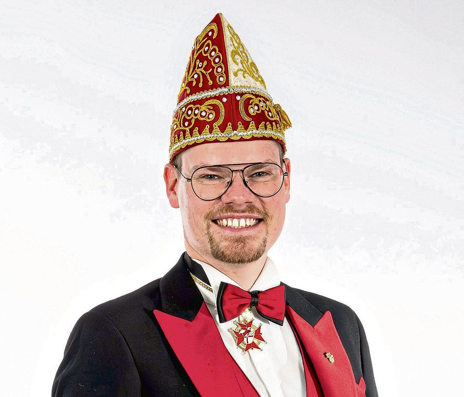 Für Yannik Port selbst ist Karneval längst mehr als Feiern. Als Vizepräsident der AKK, Vorstandsmitglied im Heimatverein, Sitzungspräsident und Tänzer ist er das ganze Jahr beschäftigt.