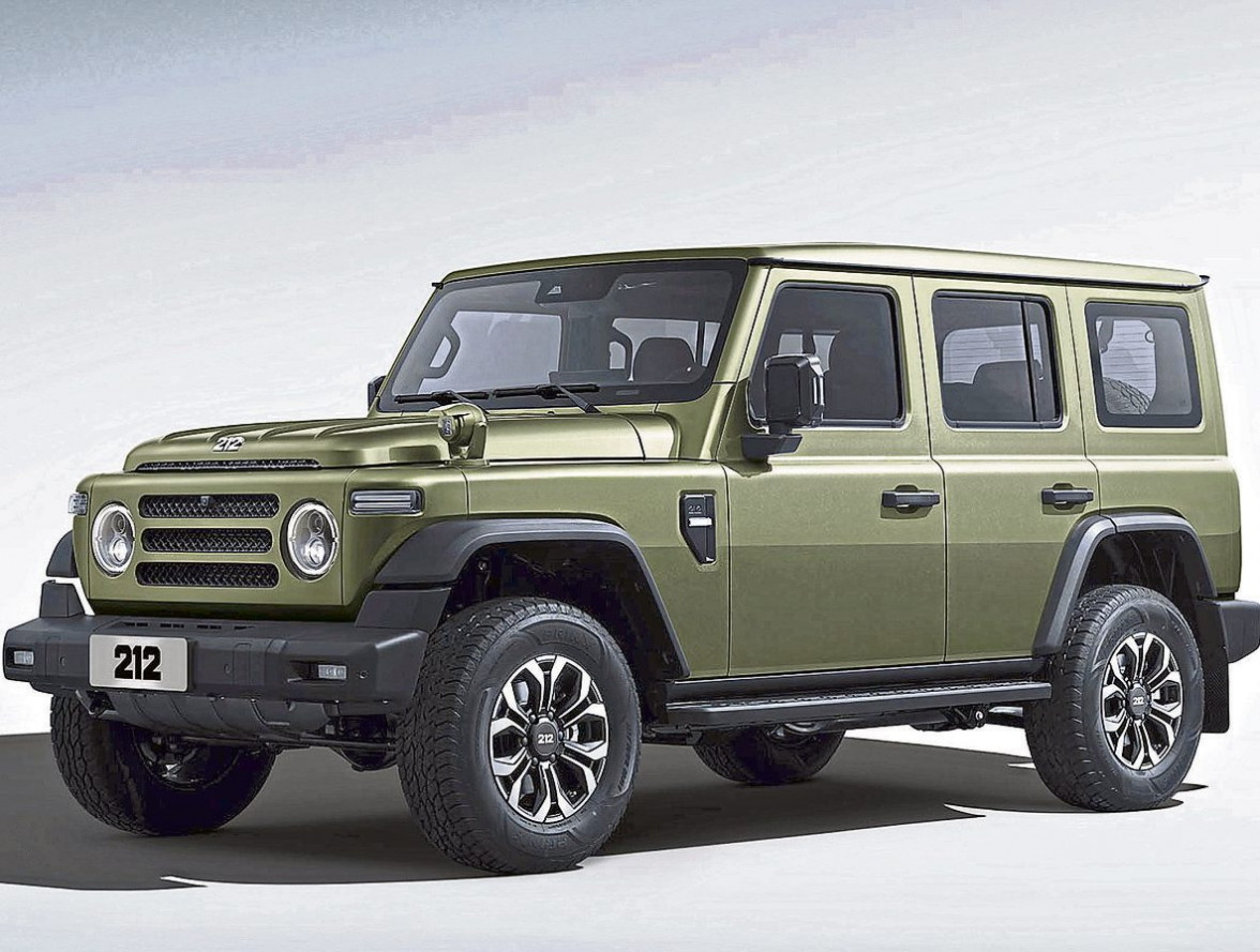 Der BAW 212 im Gelände: Der klassisch konzipierte Geländewagen setzt auf robuste Technik und permanenten Allradantrieb, ausgelegt für Schotterpisten und anspruchsvolles Terrain. Foto: BAW