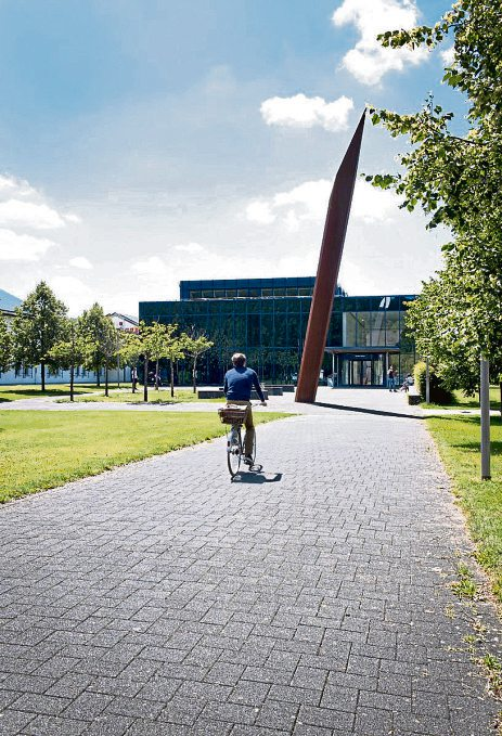 Zentraler Neubau am Umwelt-Campus Birkenfeld: Der Campus gilt als Europas erster Zero-Emission-Campus. Foto: Linda Blatzek