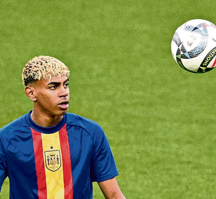 Jungstar mit Titelambitionen: Lamine Yamal zählt zu den prägenden Spielern des amtierenden Europameisters Spanien, der auch bei der WM zum Kreis der Favoriten gehört. Foto: Sven Hoppe/dpa