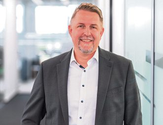 Sebastian Biefel, Logistik, Produktionshallen, T +49 261921 467-110, sebastian.biefel@goldbeck.de