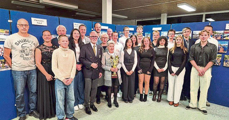 Ein Verein ist besonders dann sportliche Heimat, wenn Jung und Alt gemeinsam die Erfolge einer Saison feiern. Foto: KRC Rhenania