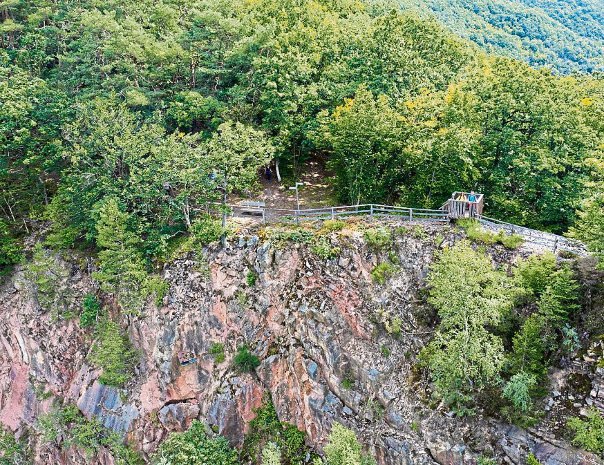 Die Traumschleife Heimat führt zu aussichtsreichen Punkten über dem Simmerbachtal und eröffnet beeindruckende Blicke in den Soonwald.