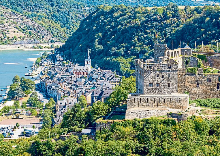 Die Burg Rheinfels wird 2029 zu einem zentralen Schauplatz der Bundesgartenschau. Historische Mauern und neue Gartenanlagen sollen Besucher an den Mittelrhein locken. Foto: Friedrich Gier / Romantischer Rhein Tourismus GmbH