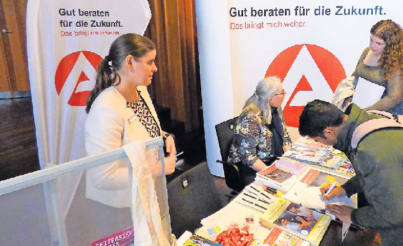Am Messestand der Berufsberatung der Agentur für Arbeit. FOTO: AGENTUR FÜR ARBEIT/GRATIS