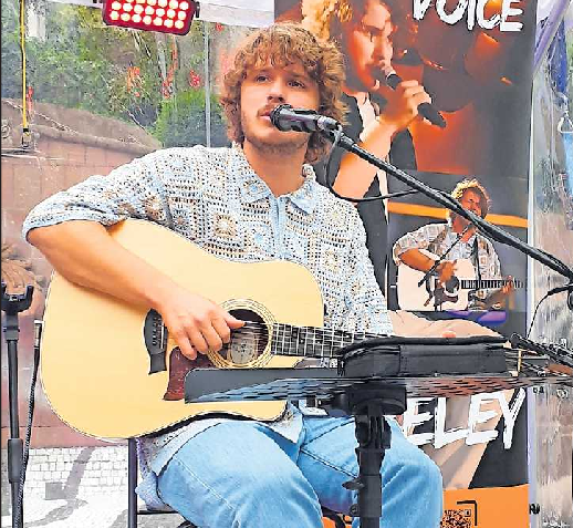 Elias Zobeley wird am Samstag auftreten. FOTO: WOLFGANG KLYS