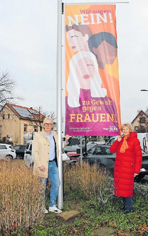 Bürgermeister Stefan Veth und Birgit Sassenberg. FOTO: VERBANDSGEMEINDE/GRATIS