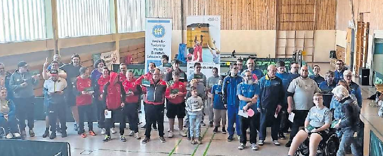 Freude am gemeinsamen Sport: Teilnehmer des Tischtennis-Aktionstages. FOTO: VG DANNSTADT-SCHAUERNHEIM/GRATIS