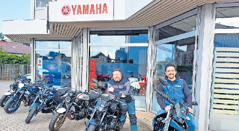 Rolf Bangert (links) und Francesco Cardazzone laden am 25. April zum Tag der offenen Tür in Ihrem BSC Bike Service Center in Maxdorf ein. FOTO: MECHTHILD MÖBUS-STREY