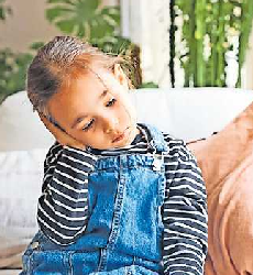 Kinder neigen schneller zu Mittelohrentzündungen - das kann langfristig Folgen für die Entwicklung haben. FOTO: DJD/HOMÖOPATHISCHES LABORAORIUM/GETTY IMAGES/OZGURCANKAYA
