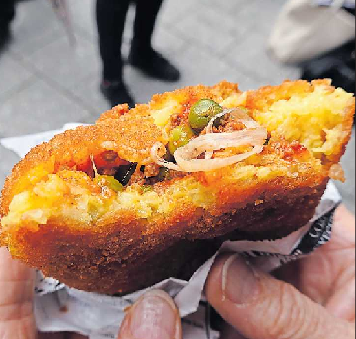Lecker: Arancini, gefüllte Reisbällchen. FOTO: ANJA BENNDORF