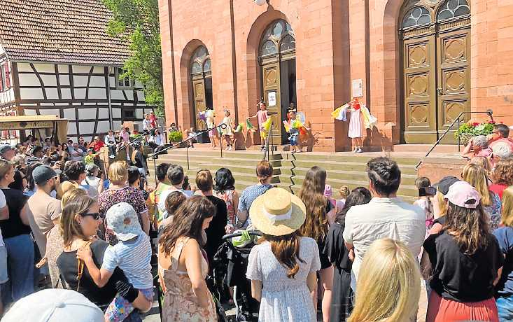Mini-Playback-Show der Kita an der Kirche. FOTO: PRIVAT/GRATIS