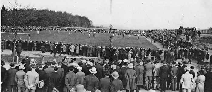 18. Oktober 1931: das Spiel des FCK gegen den FK Pirmasens in der Bezirksliga. Endergebnis 0:2. REPRO: ERIC LINDON