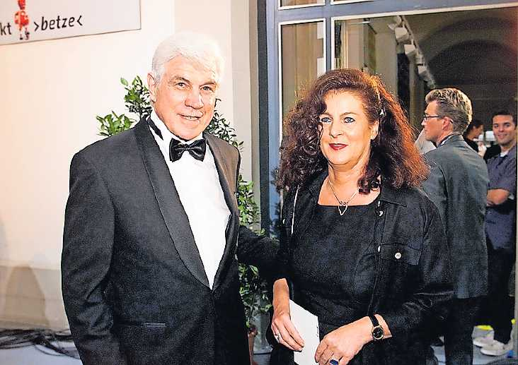 Karl Mildenberger mit seiner Frau bei der Gala zum 100. Geburtstag des 1. FC Kaiserslautern. ARCHIVFOTO: VIEW