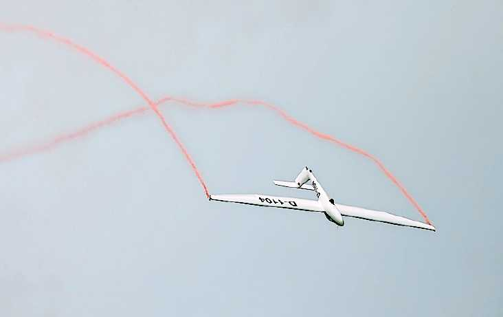 Tolle Kunstflugvorführungen sind angesagt. FOTO: KAPPER/GRATIS