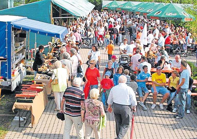 Besucherzustrom auf dem Festplatz. FOTO: GV FROHSINN/GRATIS