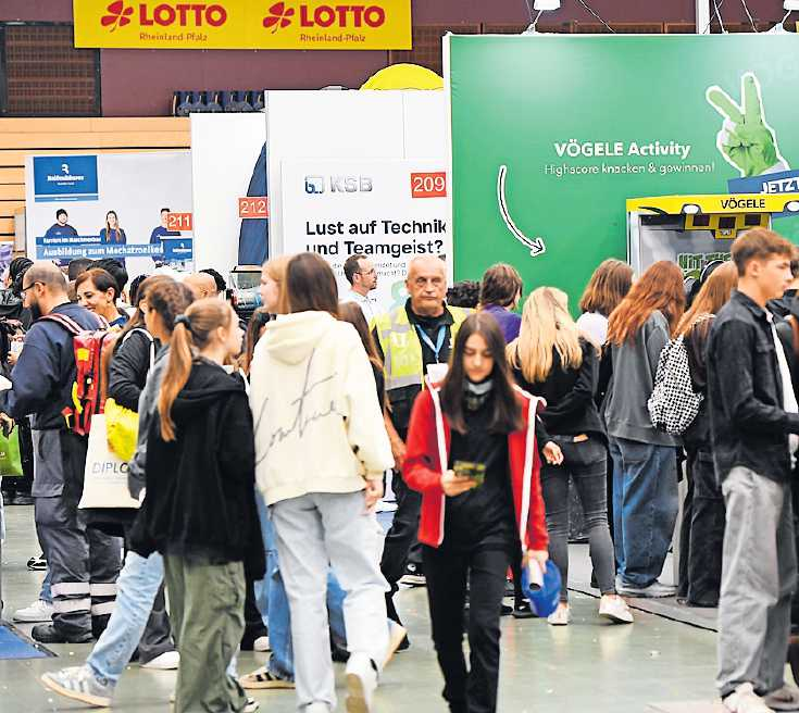 Viele Berufsfelder werden vorgestellt. FOTO: CARSTEN COSTARD