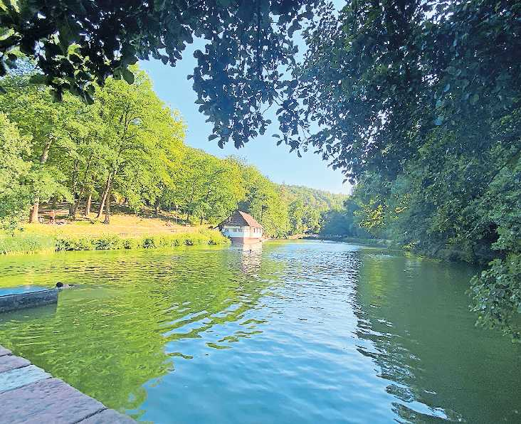 Ein Ziel der Landstuhler Wanderwoche: der Bärenlochweiher bei Kindsbach. | Archivfoto: oef