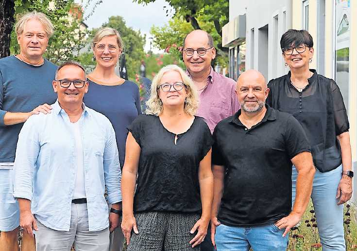 Das Team der zweiten in der Südpfalz beheimateten Lokalredaktion, in der Kreisstadt Germersheim (von links): Fotograf Björn Kray Iversen, Ralf Wittenmeier, Natascha Ruske, Nicole Tauer (Leiterin), Michael Gottschalk, Jörg Petri und Assistentin Ulrike Martin. FOTO: IVERSEN