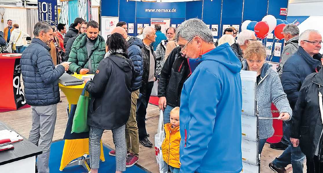 Kompetente Ansprechpartner und oft verbindliche Preisauskünfte - ein Messebummel macht es möglich. FOTO: BAUMESSE/GRATIS