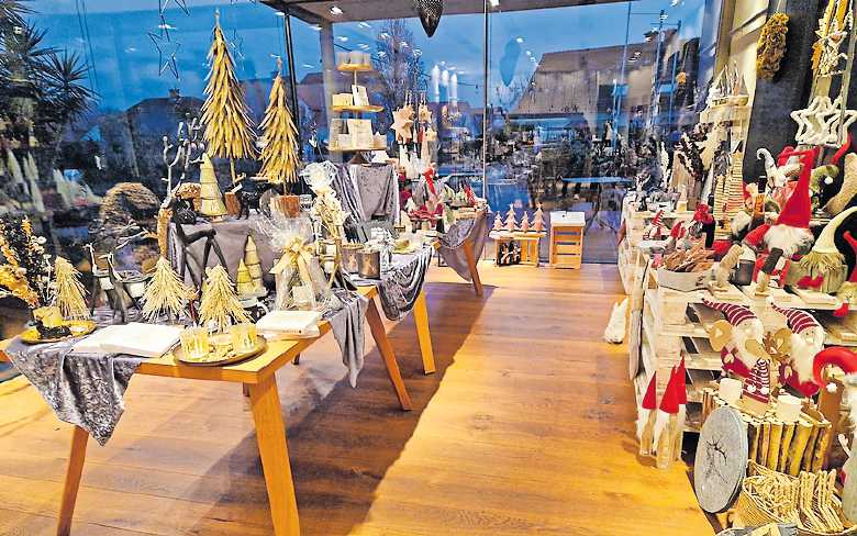 Liebevoll dekoriert zeigt sich die Vinothek im Weingut Anton. Am 22. und 23. November lädt man zum voradventlichen Markt mit verschiedenen Ausstellern ein. FOTO: WEINGUT ANTON/GRATIS