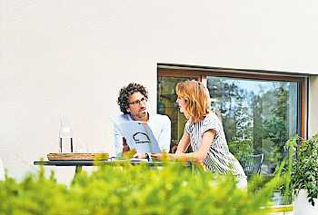 Eine fundierte Planung mit spezialisiertem Fachwissen schafft die Grundlage für eine erfolgreiche Sanierung. FOTO: DJD/STO