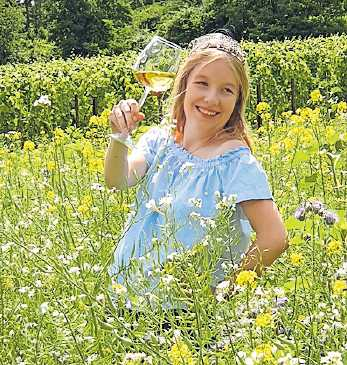 Lädt nach Kallstadt ein: Weinprinzessin Luisa I. | Foto: M. Hubach