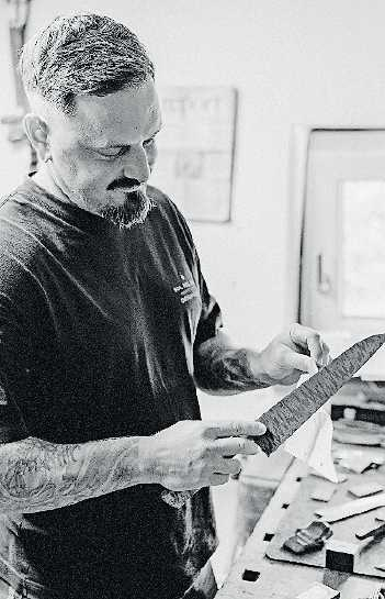 Manuel Weißer bei seiner Arbeit. FOTO: WEIBER/GRATIS