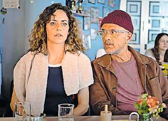 Spielen in „Extrawurst“ das Paar aus Berlin: Anja Knauer und Christoph Maria Herbst. Herbst kommt zum Open-Air-Kino nach Karlsruhe. Foto: Studio Canal