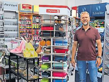 Ansprechpartner für Büro-, Zeichenund Schulbedarf ist Geschäftsführer Patrick Kirch. FOTO: OSKAR WELLER