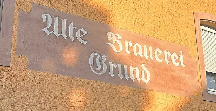 Ziel des Kerweumzuges: die Alte Brauerei Grund. FOTO: PHKR