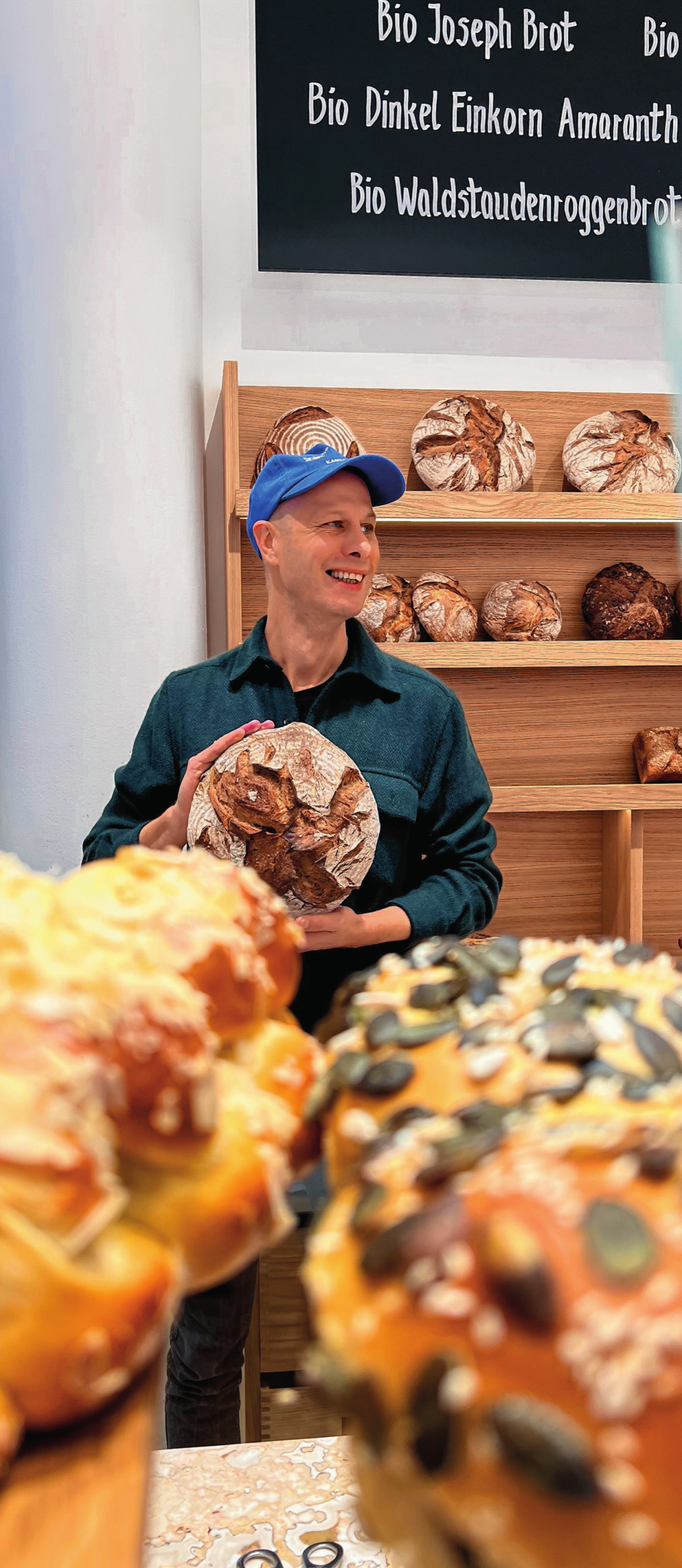Josef Weghaupt in seiner Salzburger Filiale von ,,Joseph Brot vom Pheinsten". BILD: SN/MICHAELA HESSENBERGER