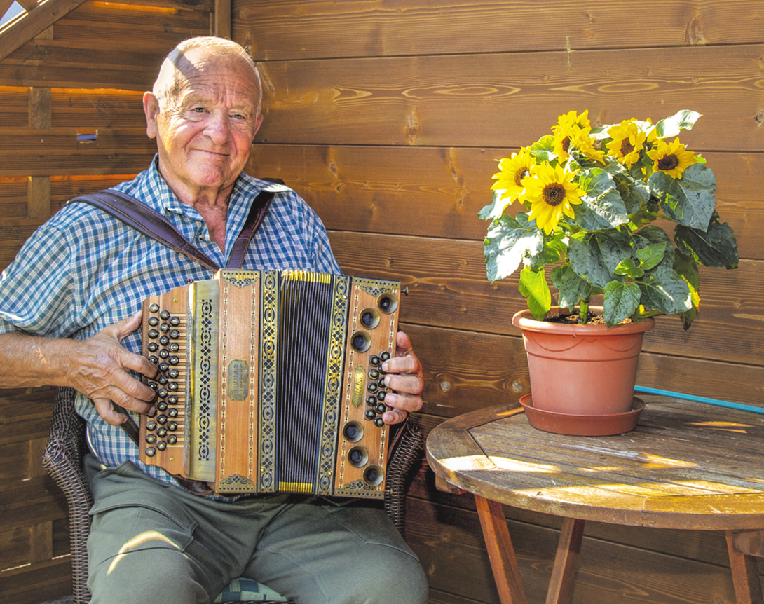 Die Ziehharmonika begleitet Walter Mooslechner seit über 60 Jahren.