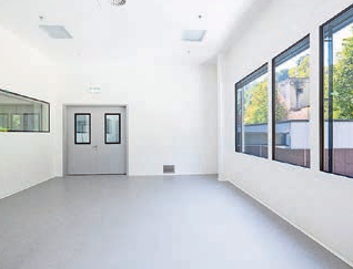 Herstellraum mit optimalem Lichteinfall.