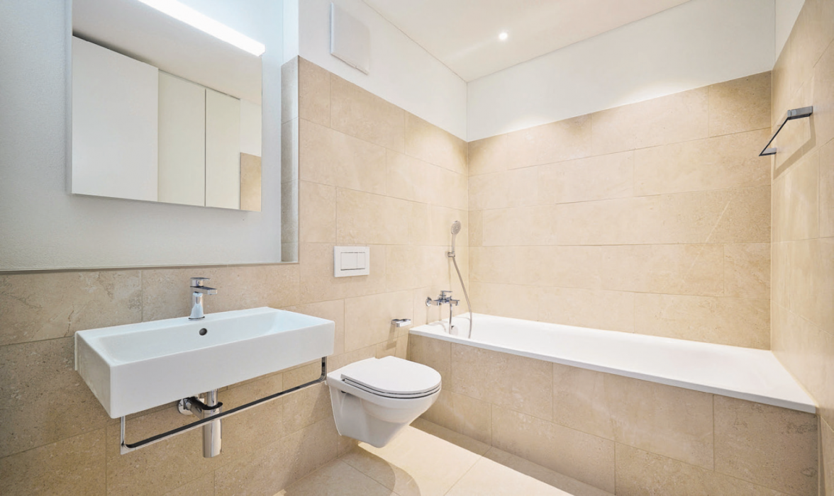 Bild: zvg Die hochwertig ausgestatteten Bäder sind grosszügig geschnitten.