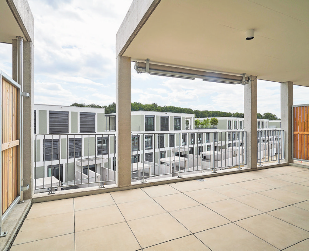 Modernes Quartier, gut an Dorfstruktur und Verkehr angeschlossen. Bild: zvg