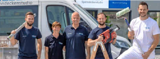 Firmengründer Michael Teller (Mitte) und sein Team bieten bei TEMI in Talheim das Rundum-Paket fürs Wohlfühl-Zuhause. Foto: Berger