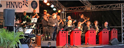 In die Swing-Ära der 30er und 40er Jahre entführt die Combination Big1 Band Leingarten das Publikum am Freitag.