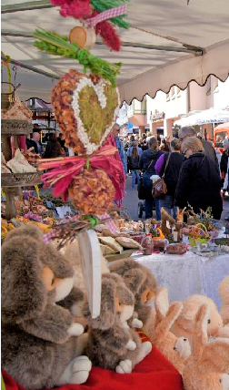 Kunsthandwerk und Nippes bietet der Palmmarkt. Foto: privat