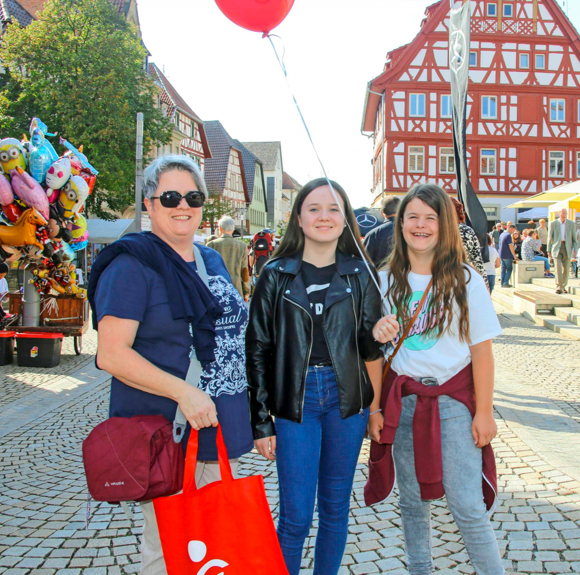 In entspannter Atmosphäre durch die City bummeln und den Tag genießen - das gehört bei der Kirchweih dazu. Foto: Stadt Eppingen
