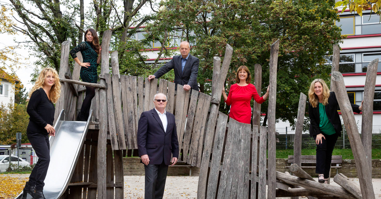 Sie können Erfolg und sie können Menschen! Margareta Jäger (v.l.), Brindusa Dumitrescu, Pierre Verger, Wolfgang Rüther, Andrea Döhling, Ingrid Jäger. Foto: Jäger & Jäger
