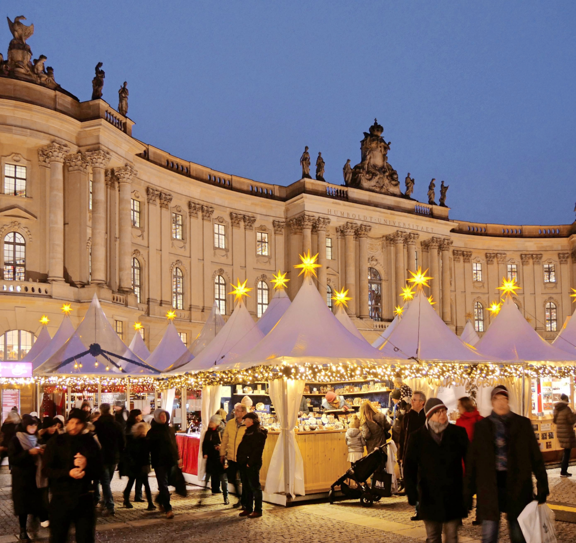 Ab 2022 ist die Zeltstadt am Bebelplatz. Foto: WeihnachtZauber Gendarmenmarkt