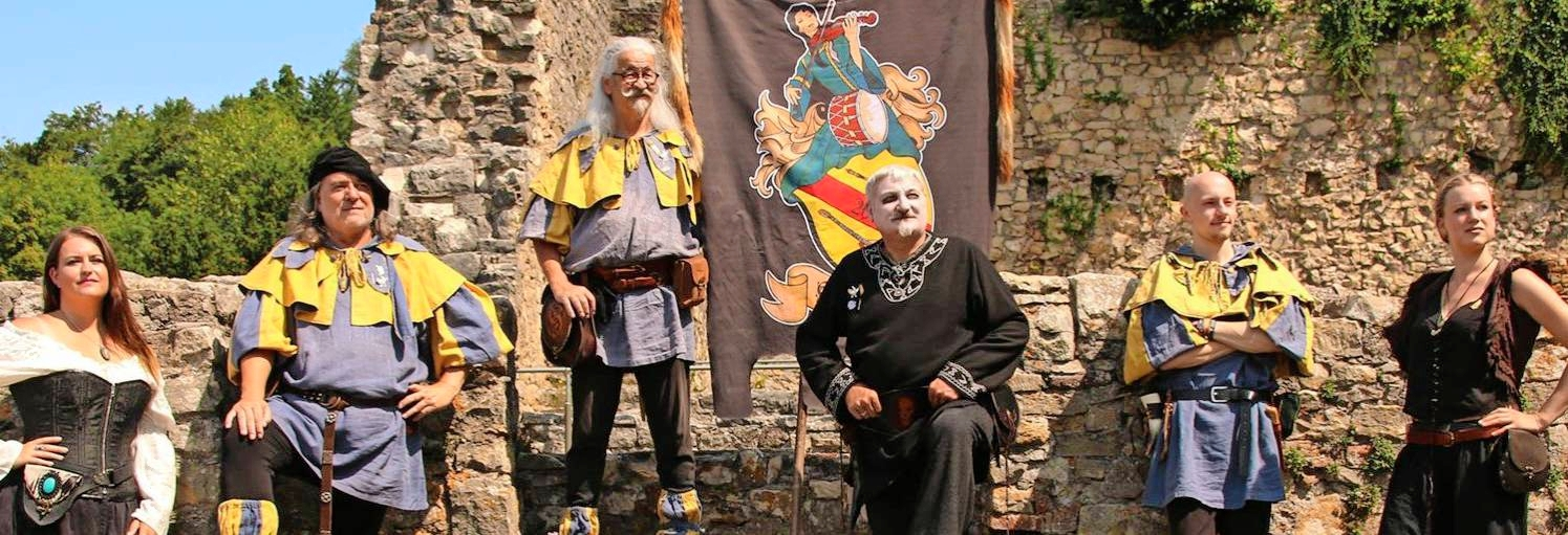 Am Samstag sind den ganzen Tag lang die Spielleute von Skadefryd unterwegs, die musikalisch ins Mittelalter entführen. Foto: privat