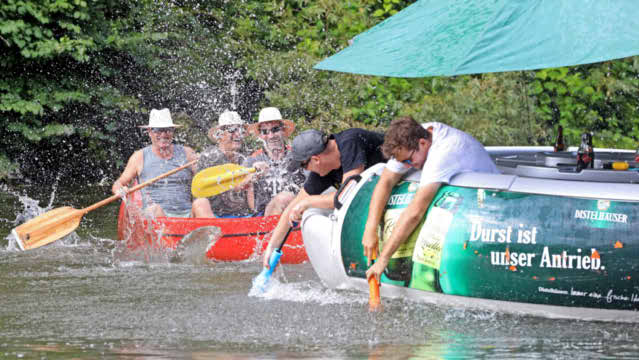 Der Neckar erhält im Heilbronner Lebensgefühl und im Stadtbild immer mehr Aufmerksamkeit. Nahe der Kaffeebucht kann man sich im Sommer beispielsweise mit Bootsfahrten vergnügen. Fotos: Ralf Seidel